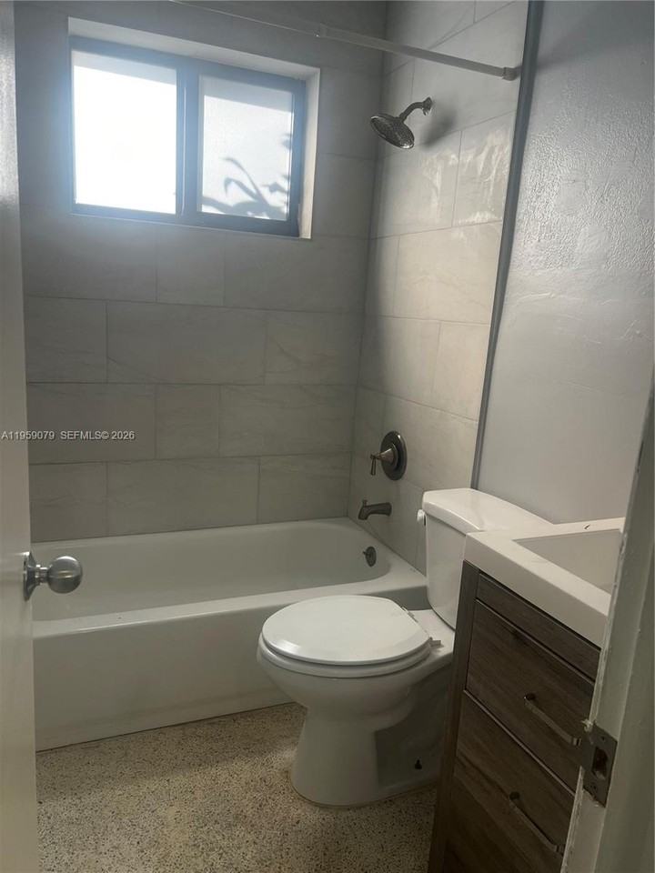 3260 Sw 25th St - Photo 7 of 12