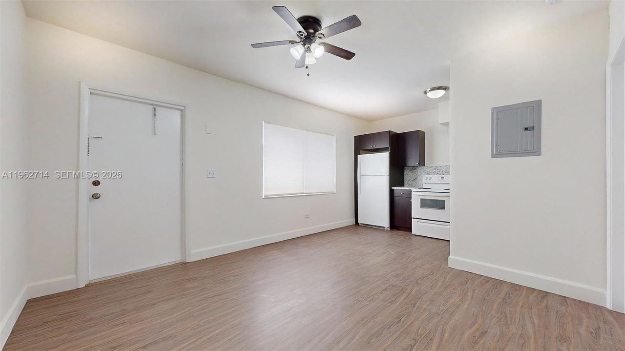 74 W 15th St #2 - Photo 7 of 22