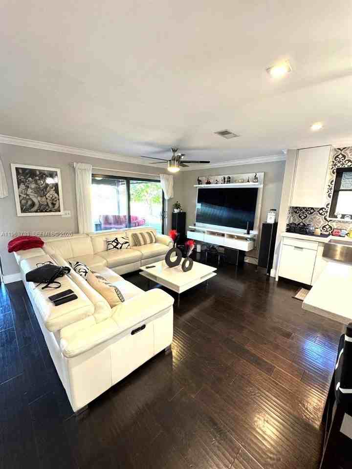 9189 Nw 45th St - Photo 4 of 14