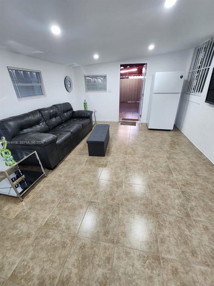 2880 Nw 56th St #1 - Photo 3 of 21