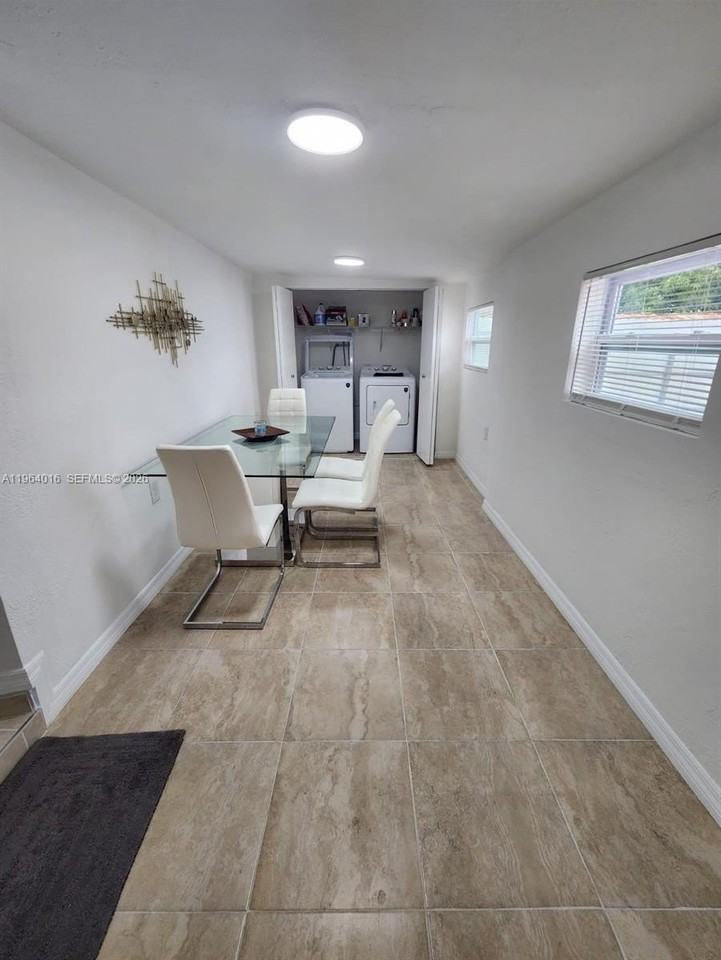 2880 Nw 56th St #1 - Photo 4 of 21