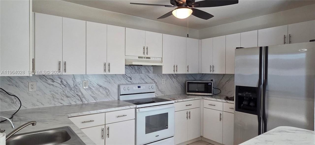 1215 Nw 7th Ct #1215 - Photo 4 of 14