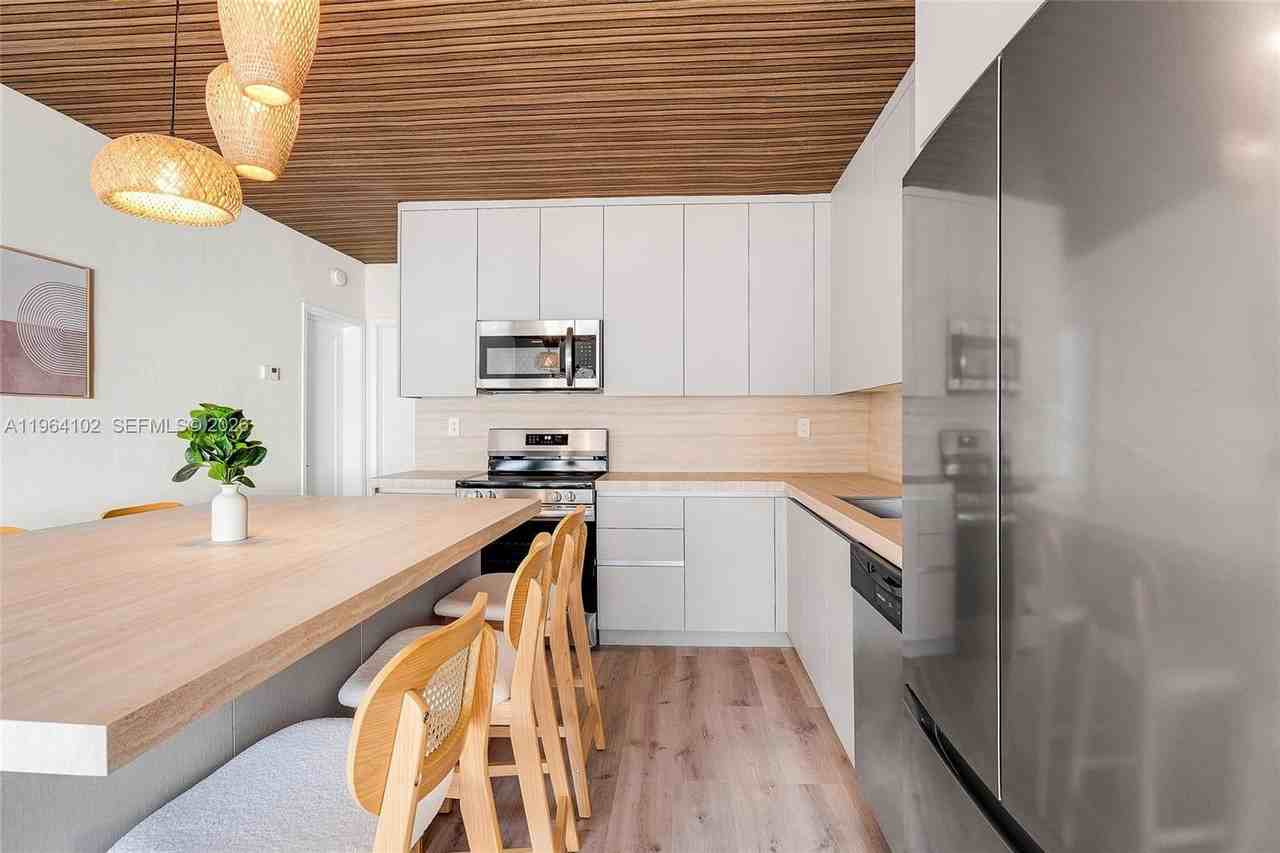 1275 Marseille Dr #42 - Photo 5 of 22