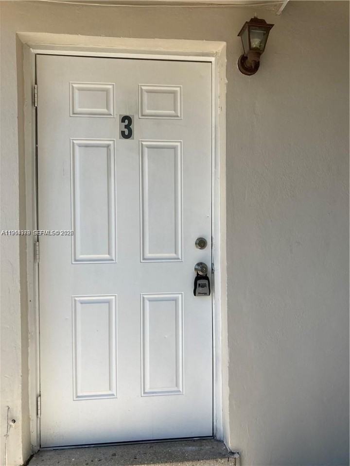 534 Nw 23rd Ave #3 - Photo 5 of 18