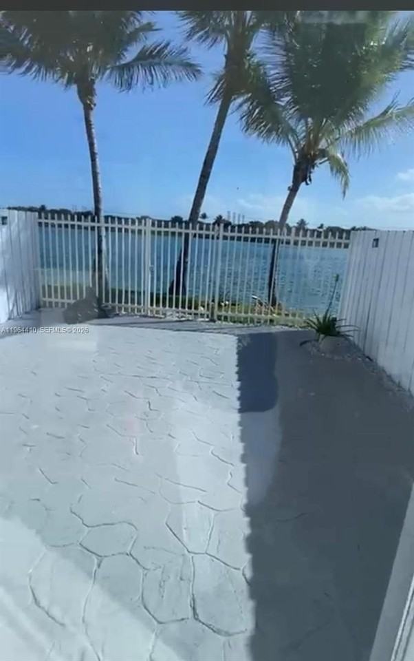 17561 Sw 140th Ct #17561 - Photo 4 of 5