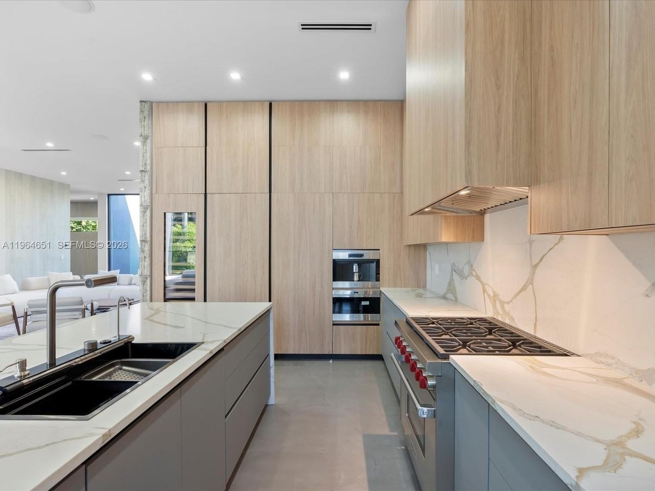 871 Ne 83rd St - Photo 3 of 50