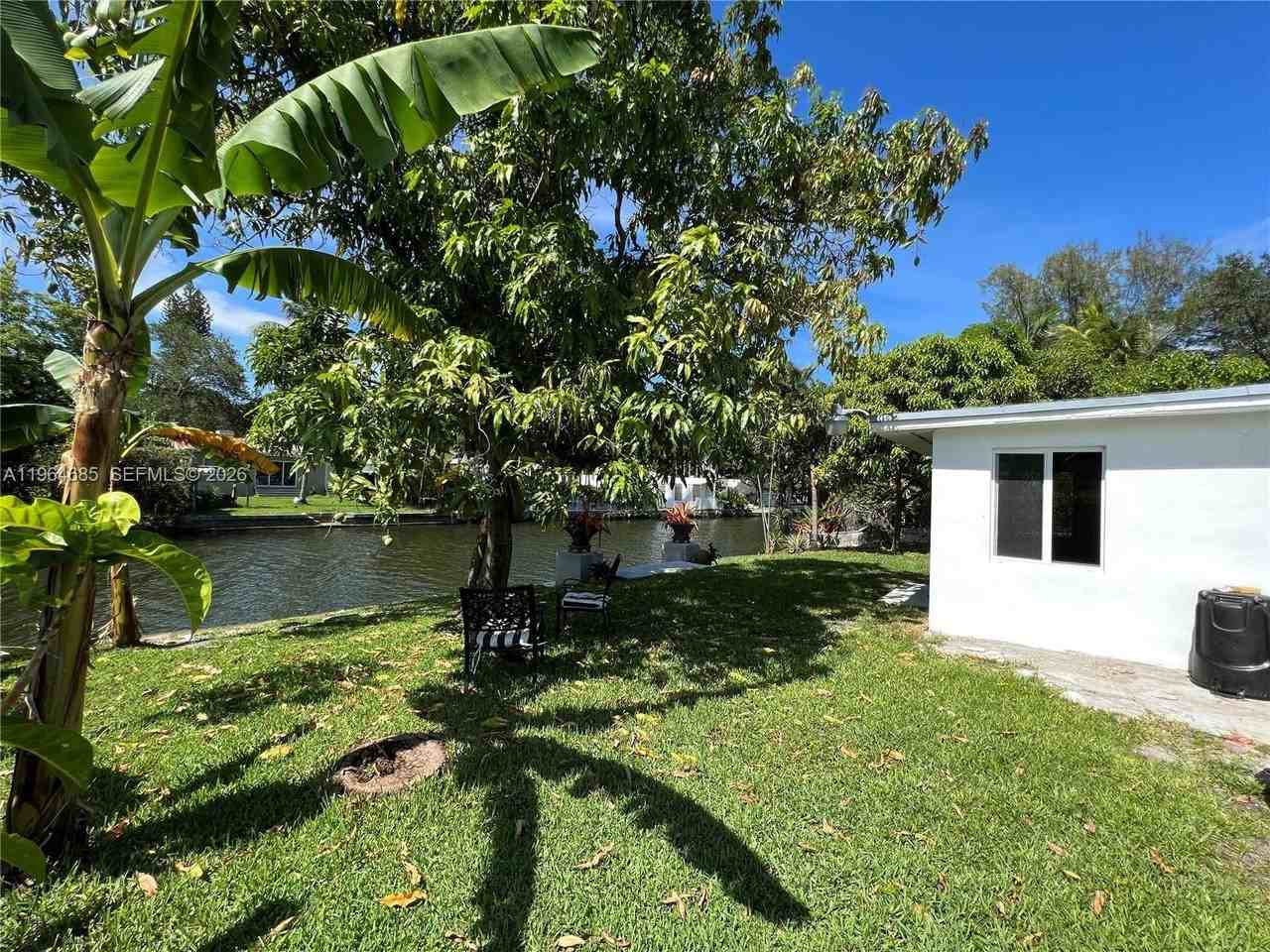 8410 Ne 2nd Ct #NA - Photo 3 of 27