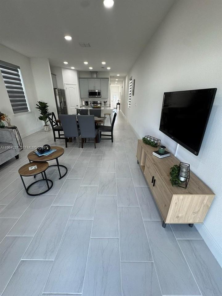 649 Lincoln St #649 - Photo 6 of 46