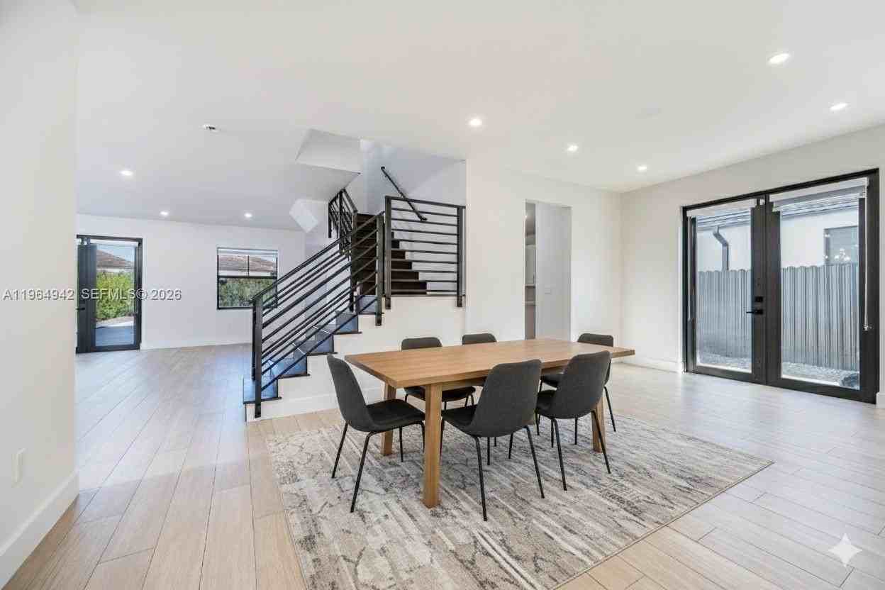 14551 Sw 20th St - Photo 6 of 32