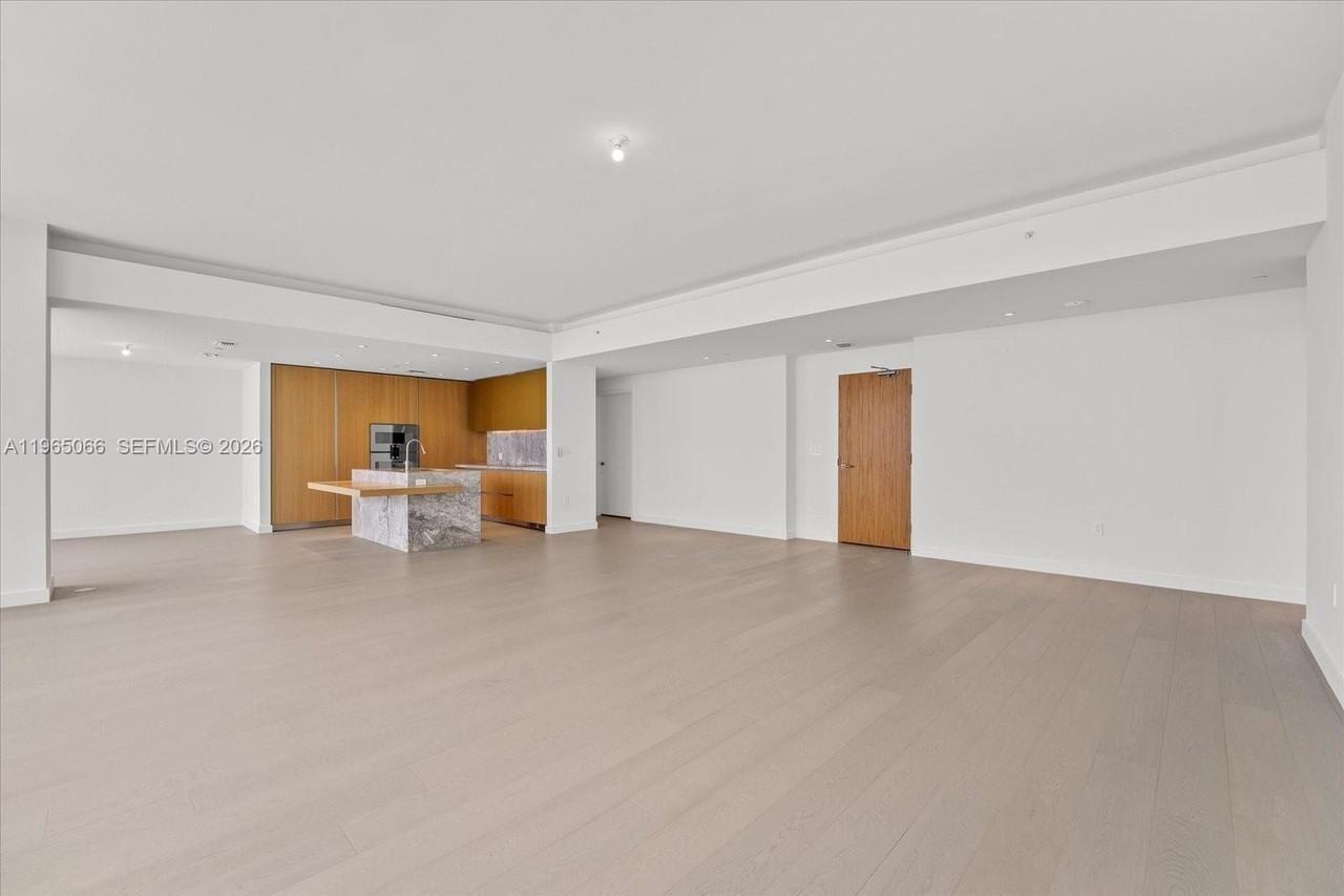 501 West Ave #3102 - Photo 5 of 50