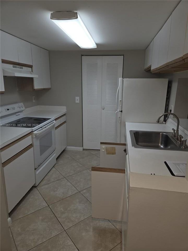 9755 Westview Dr #1213 - Photo 2 of 9
