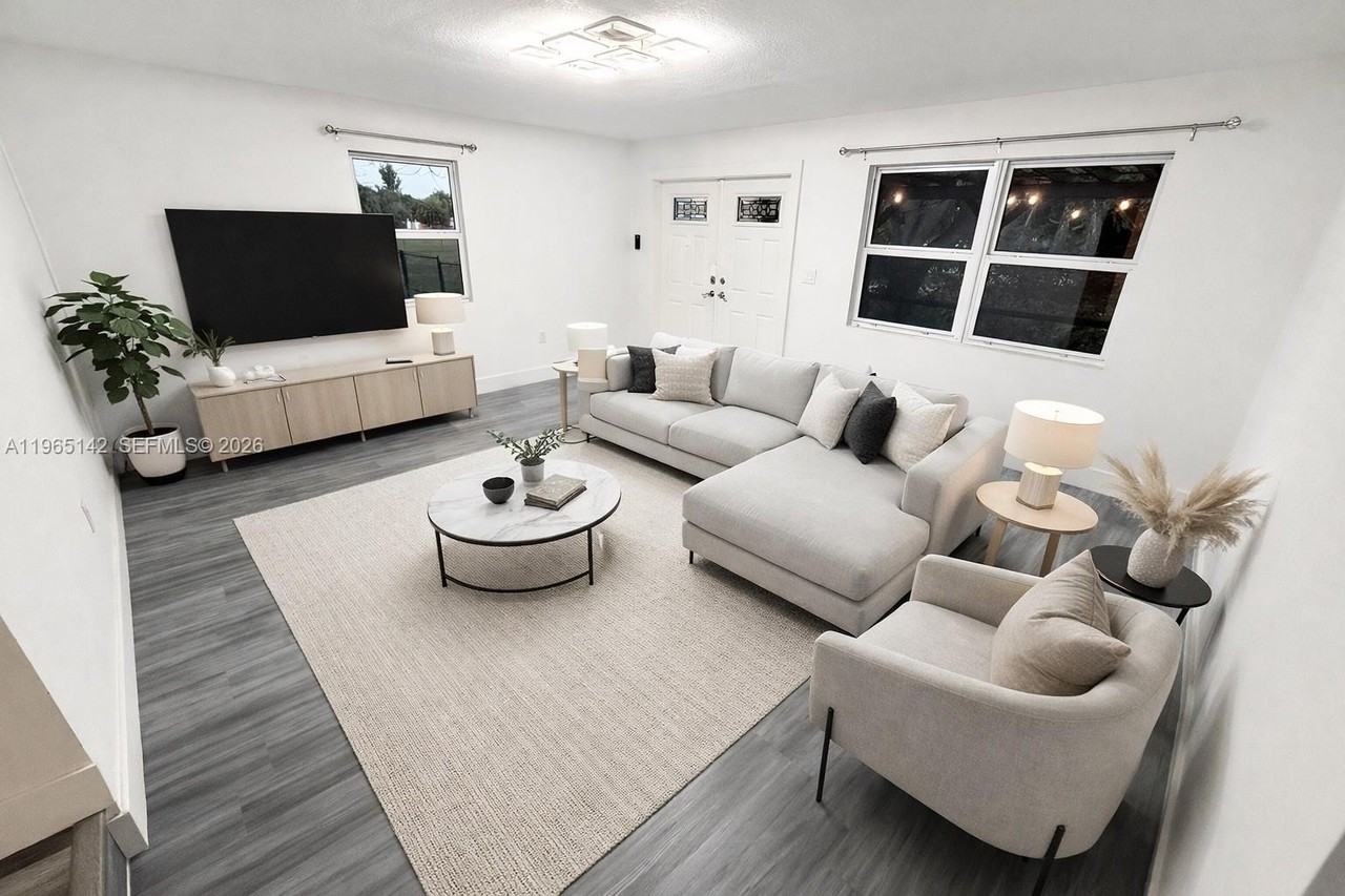 1621 Sw 117th Ave - Photo 3 of 39