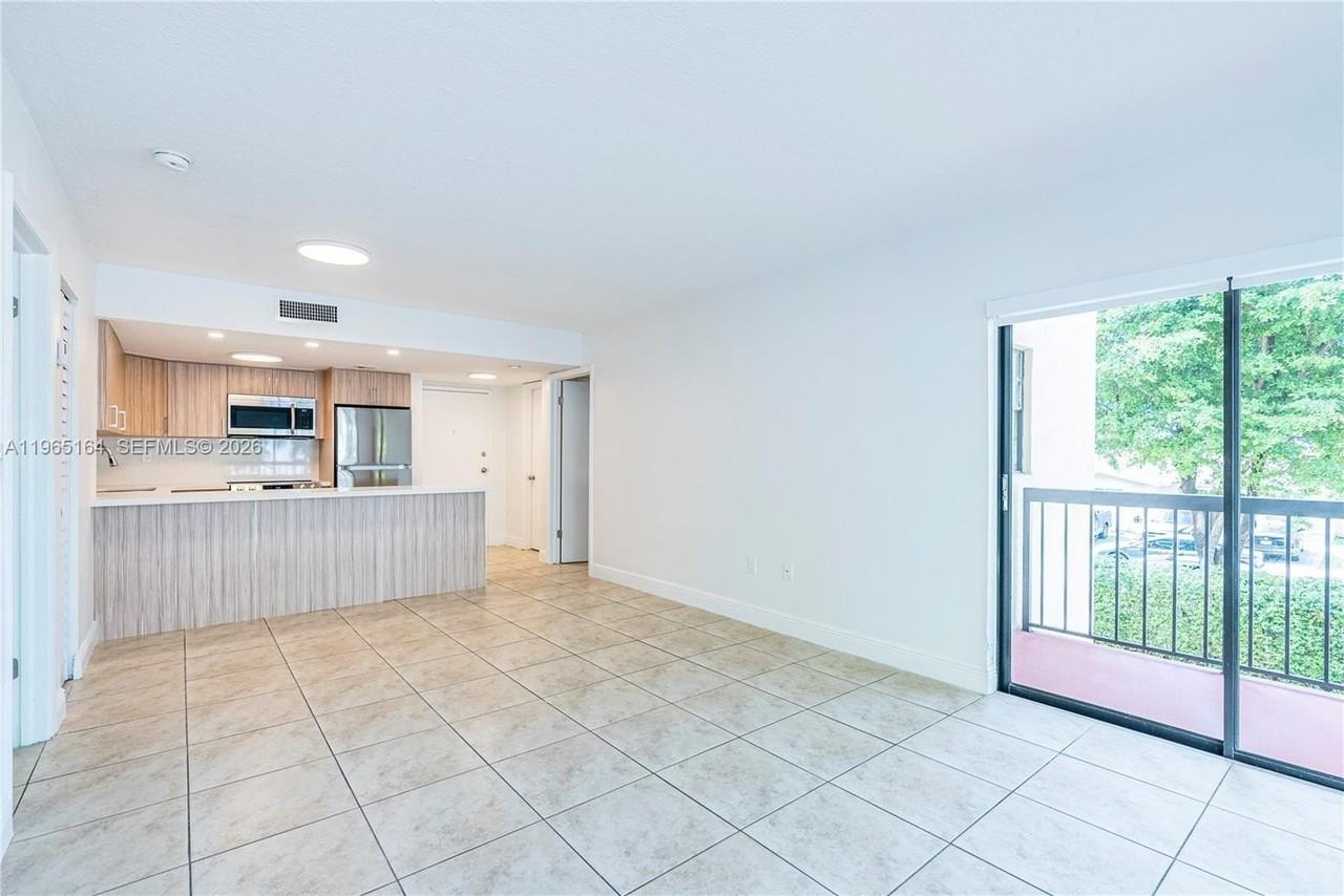 995 Sw 84th Ave #203 - Photo 3 of 15