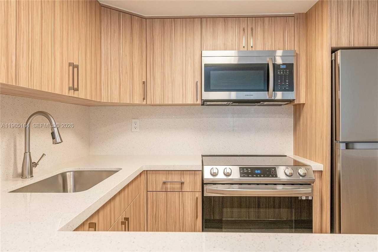 995 Sw 84th Ave #203 - Photo 4 of 15