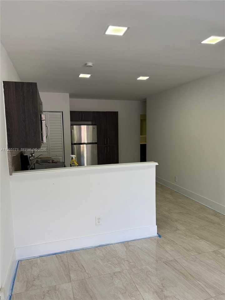 3413 Nw 9th Ct #B - Photo 6 of 11