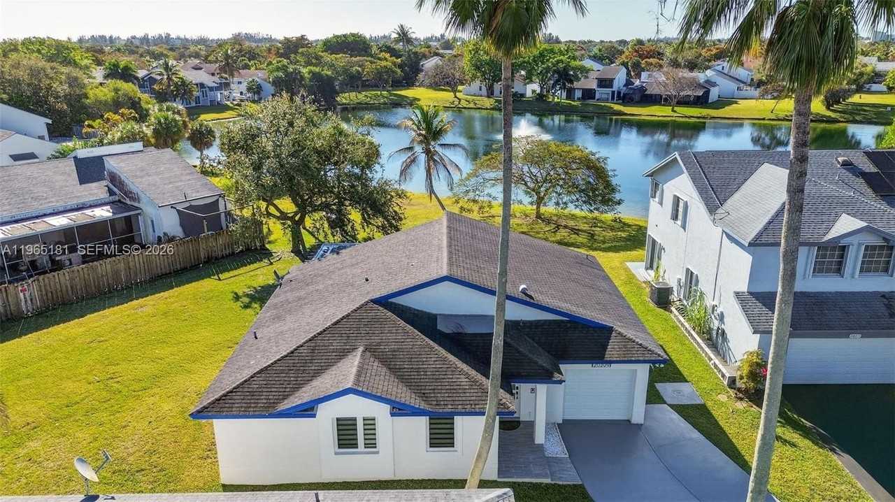 20309 Sw 86th Ct - Photo 2 of 41