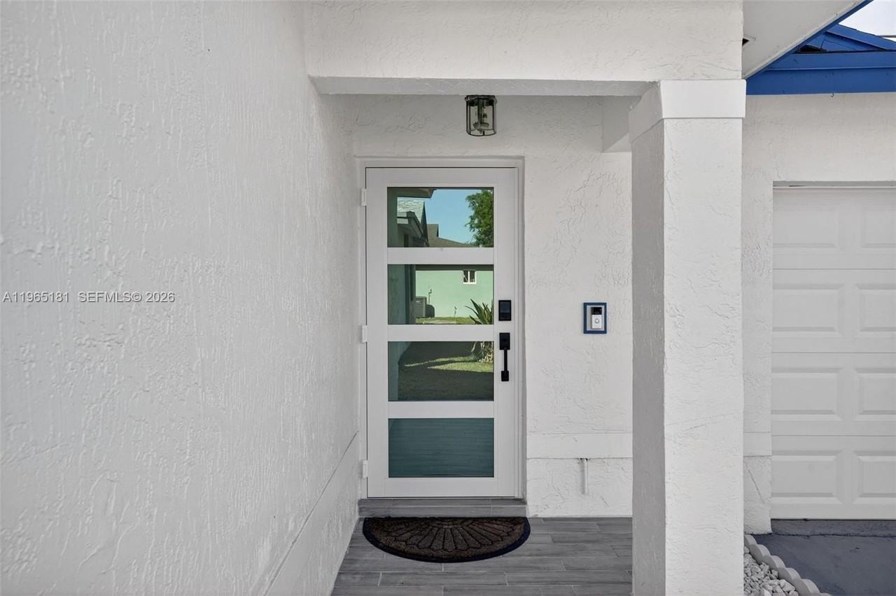 20309 Sw 86th Ct - Photo 3 of 41