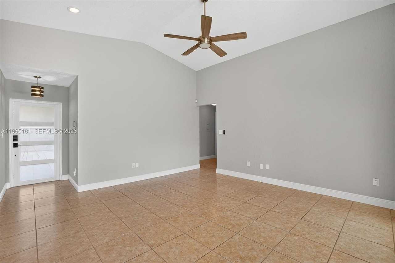 20309 Sw 86th Ct - Photo 7 of 41
