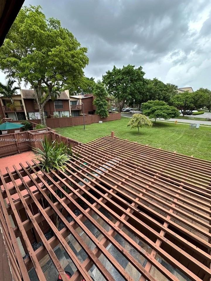 6609 Sw 116th Pl #E - Photo 2 of 16