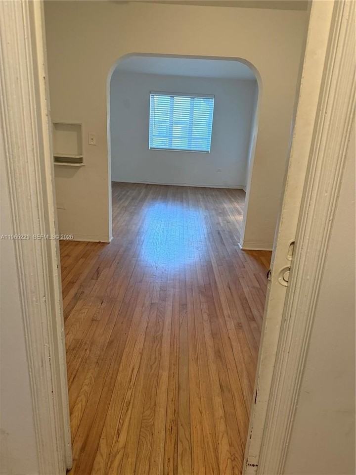 23 Majorca Ave #1 - Photo 4 of 8