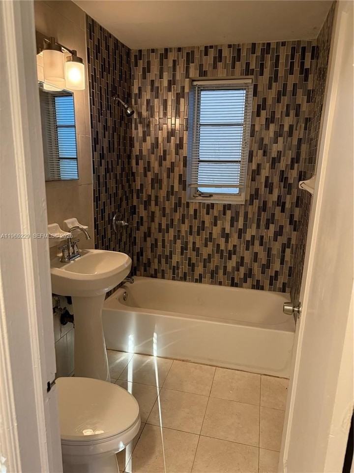 23 Majorca Ave #1 - Photo 7 of 8