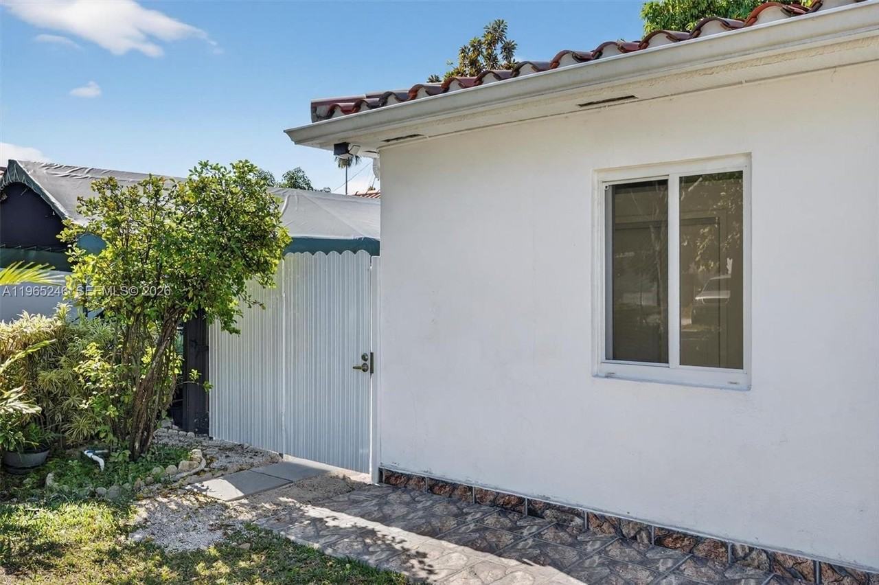 7320 S Waterway Dr #A - Photo 2 of 14