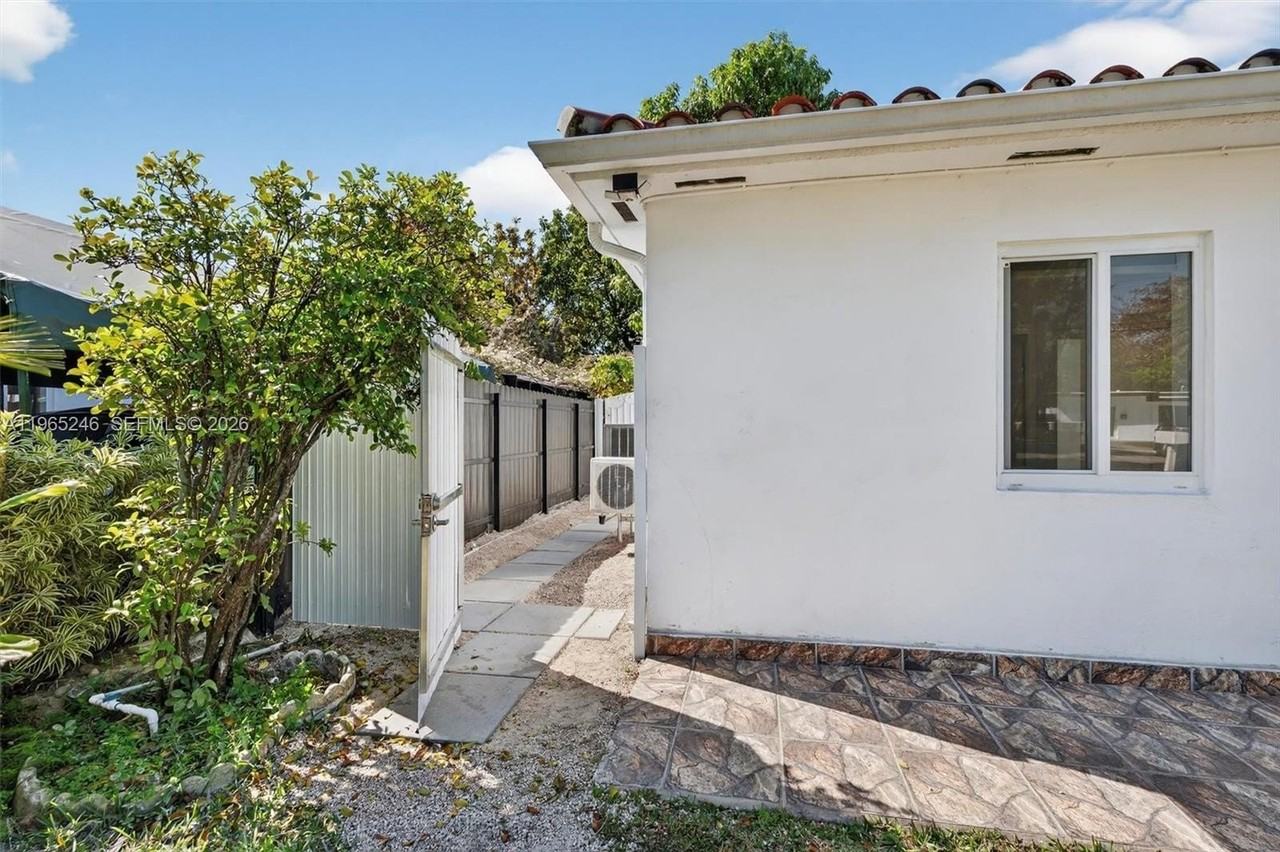 7320 S Waterway Dr #A - Photo 3 of 14