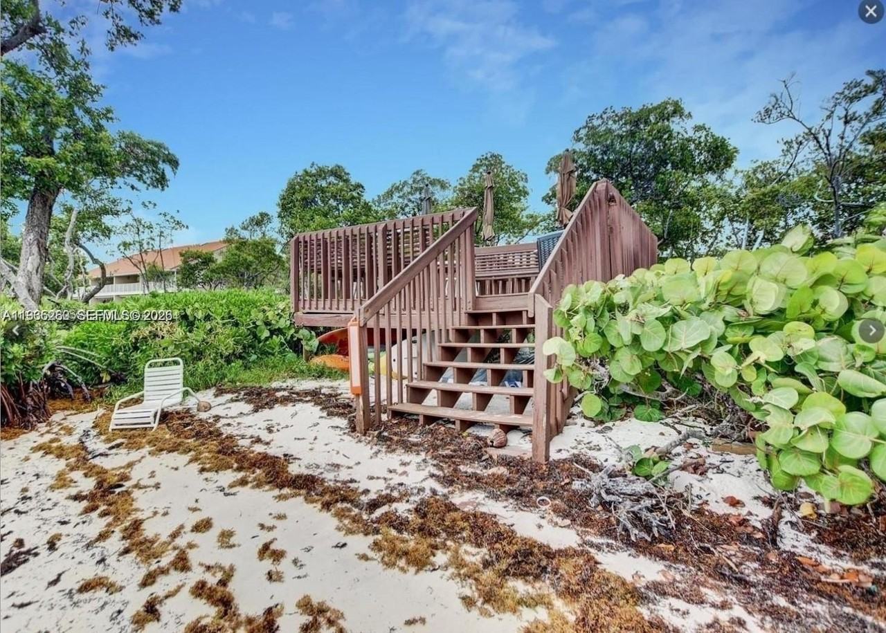 51 N Lakeshore Dr #51 - Photo 5 of 32