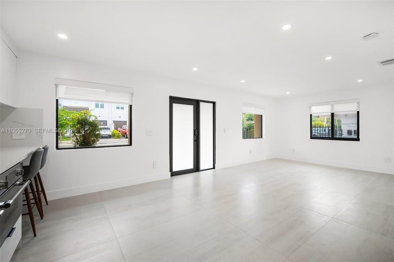 3668 Sw 26th St #0 - Photo 6 of 16