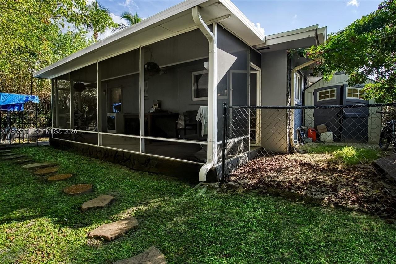 1457 Atlantic Shores Blvd #A - Photo 6 of 20