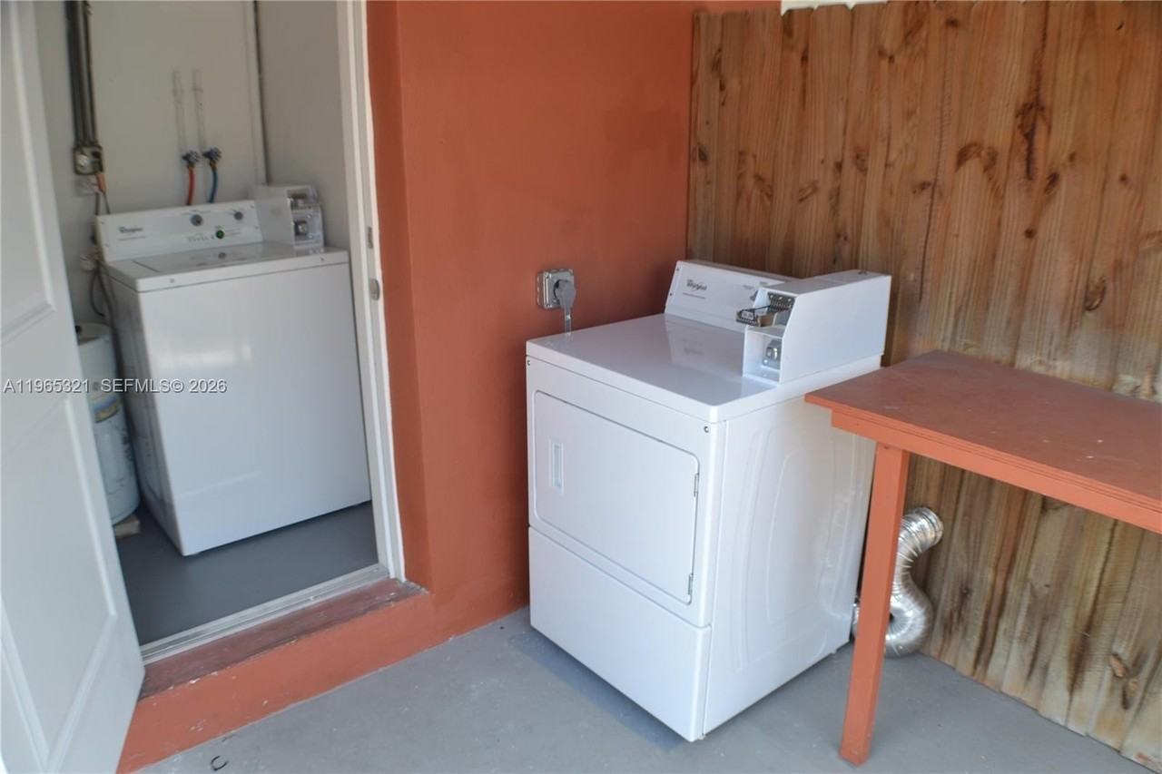 1028 Ne 16th Ter #1 - Photo 7 of 7