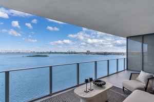 featured image of 700 Ne 24th St #1203