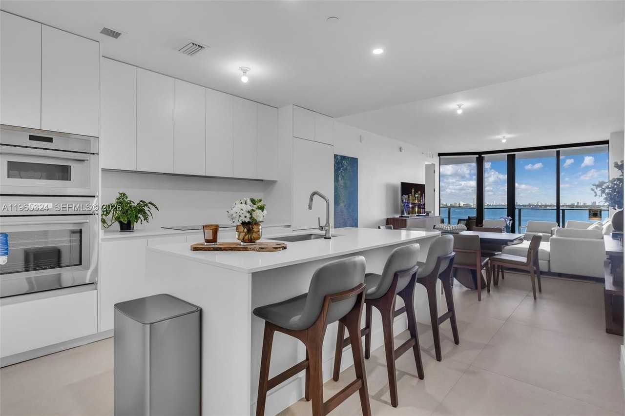 700 Ne 24th St #1203 - Photo 4 of 50