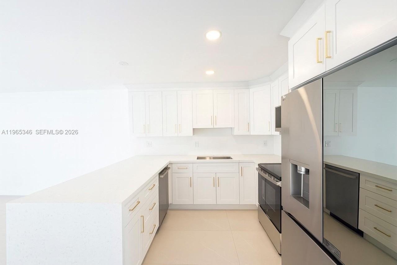 4671 Sw 43rd Ter #2 - Photo 5 of 13