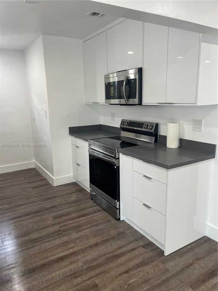 3310 Sw 94th Pl - Photo 6 of 7