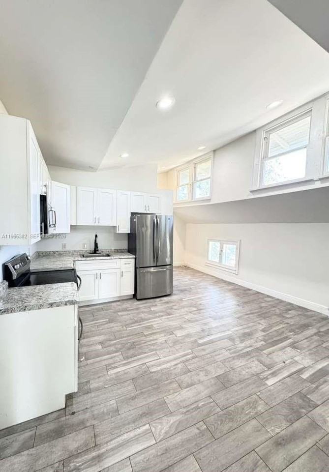 605 S J St #3 - Photo 3 of 25