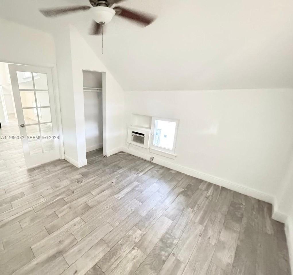 605 S J St #3 - Photo 5 of 25