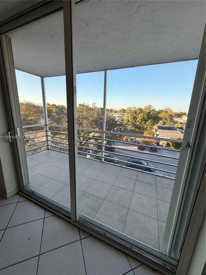 1830 Dixieanna St #406 - Photo 2 of 46