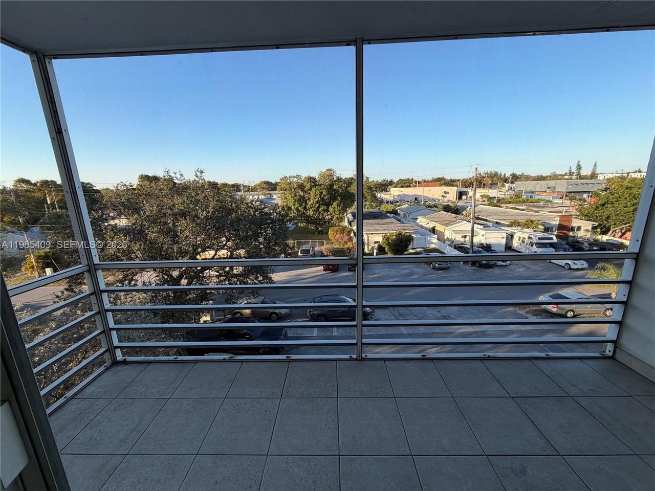 1830 Dixieanna St #406 - Photo 3 of 46