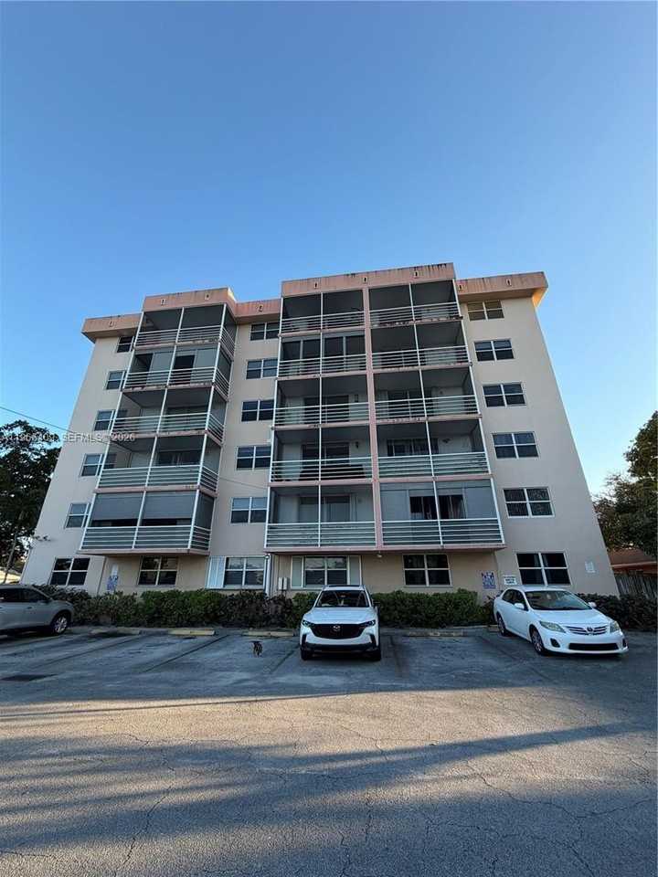 1830 Dixieanna St #406 - Photo 4 of 46