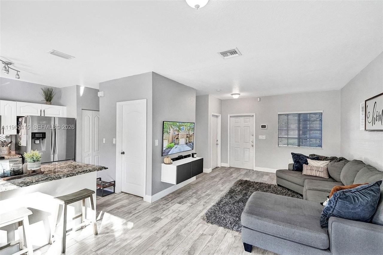 8518 Sw 214th Ln - Photo 6 of 31