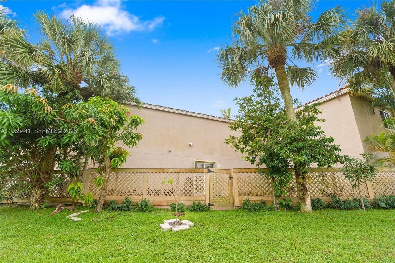 11009 Mainsail Dr #11009 - Photo 7 of 46