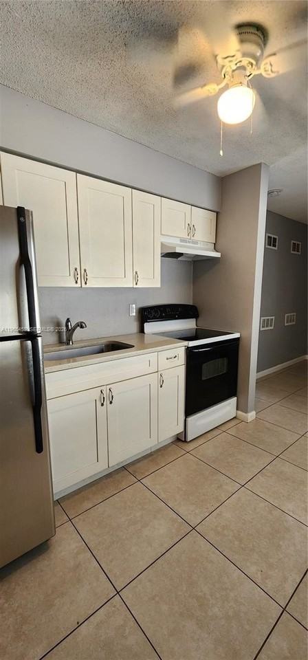 4030 Nw 30th Ter #2 - Photo 4 of 7