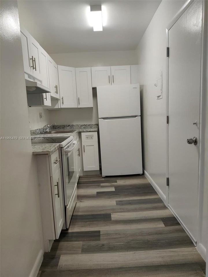 5950 Ne 18th Ave #504 - Photo 3 of 12