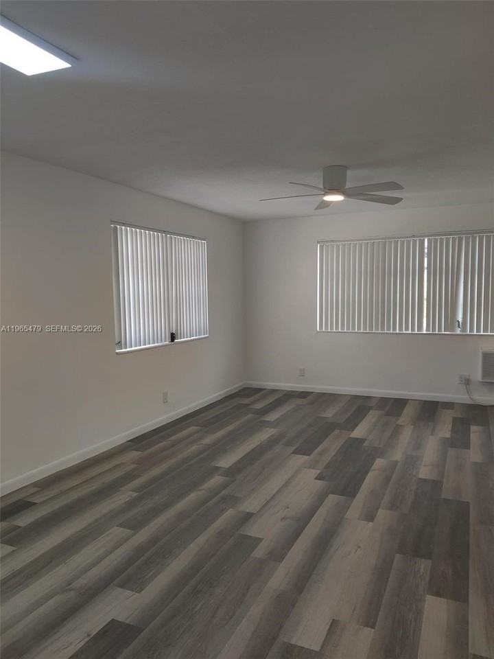 5950 Ne 18th Ave #504 - Photo 4 of 12