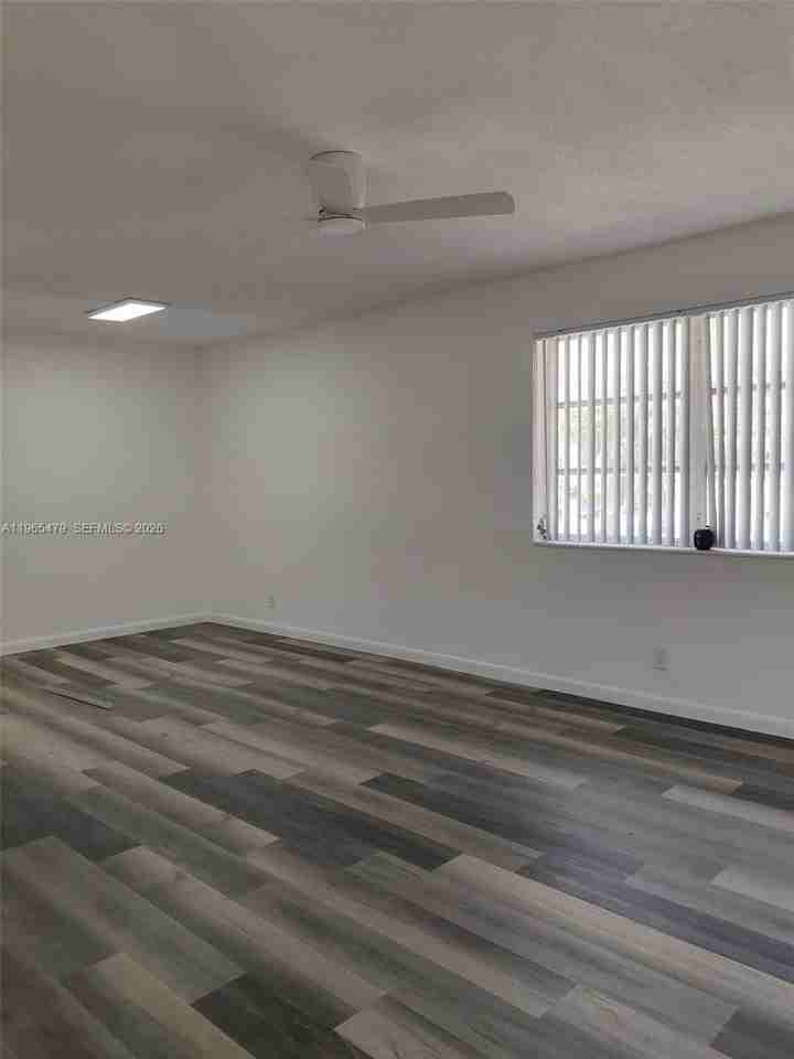 5950 Ne 18th Ave #504 - Photo 5 of 12