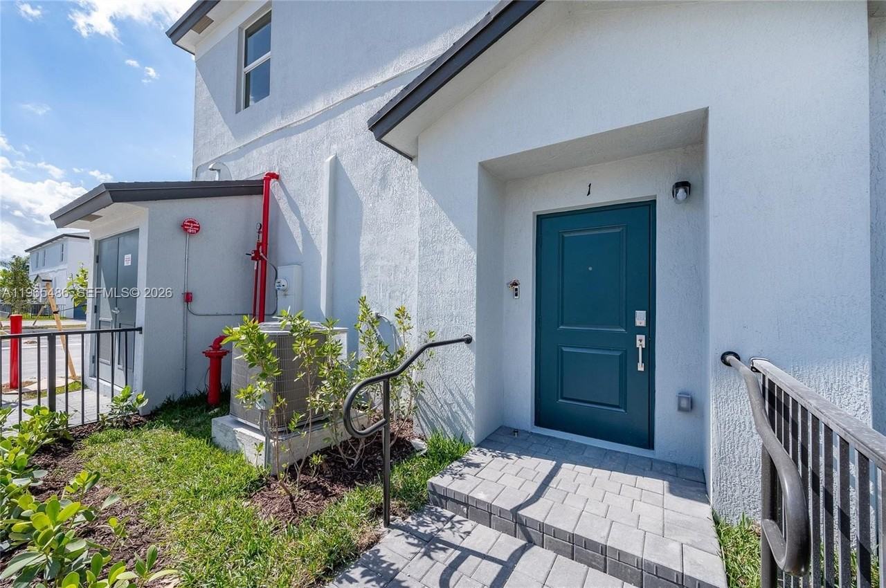 12470 Sw 248th St #1 - Photo 4 of 28