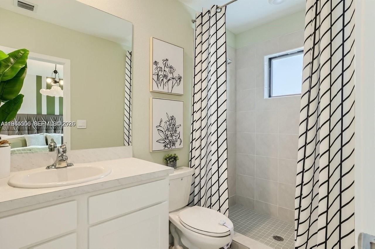 445 Ne 1st Dr #445 - Photo 6 of 11