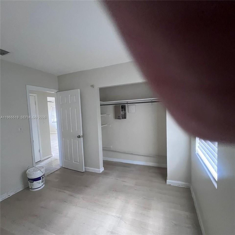 114 Sw 67th Ter - Photo 5 of 7