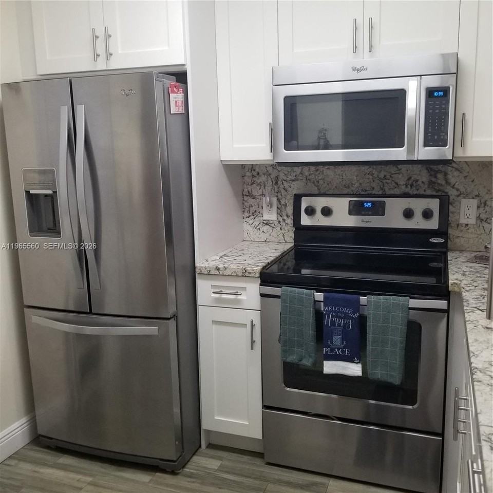 9470 Poinciana Pl #301 - Photo 6 of 18